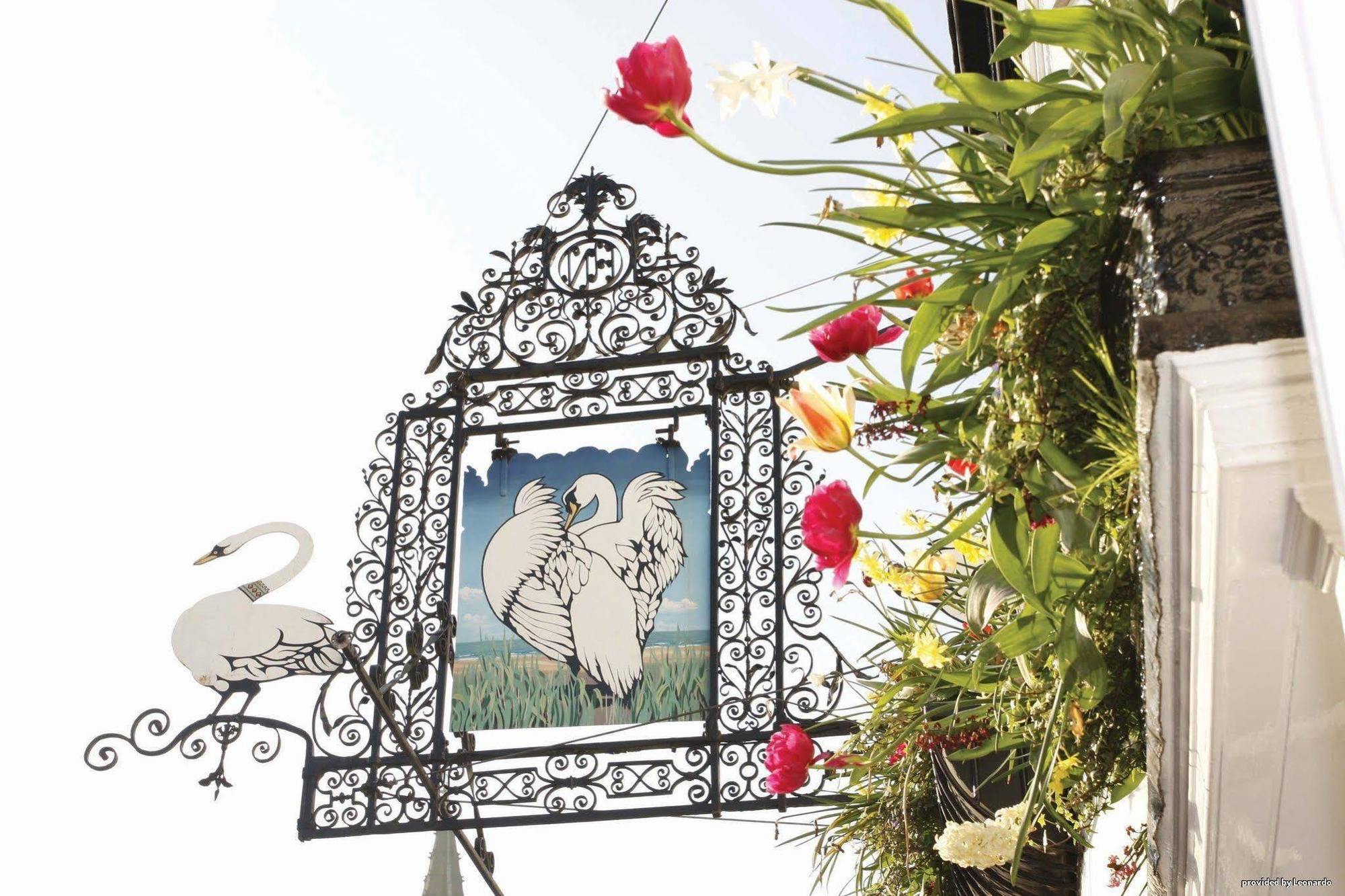 The Three Swans Hotel, Market Harborough, Leicestershire Exterior foto